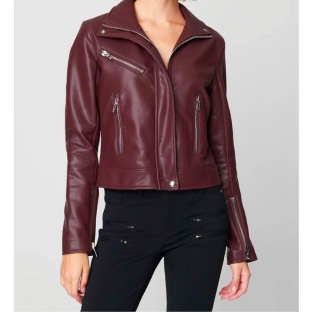 NEW w/tags!!! Cool looking faux leather jacket